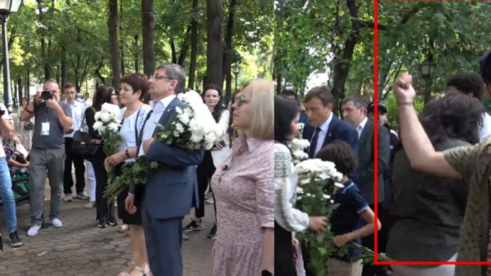 Depuneri de flori cu scandal. Igor Grosu și membri PAS, huiduiți
